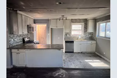 10235 S Oglesby Avenue, Chicago, IL 60617 - Photo 4