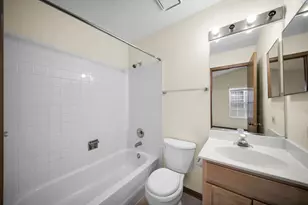 1429 Orleans Dr, Mundelein, IL 60060 - Photo 24