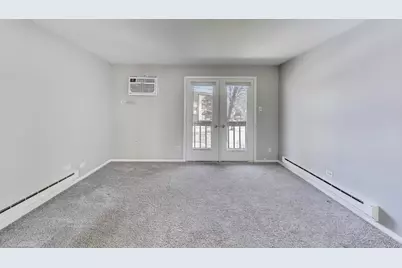 682 Daisy Lane #213, Roselle, IL 60172 - Photo 4