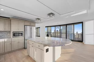 10 E Ontario St, Chicago, IL 60611 - Photo 4