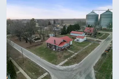 112 E Jefferson Street, Dana, IL 61321 - Photo 2