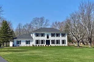 12 Crestview Ln, Lake Barrington, IL 60010 - Photo 2