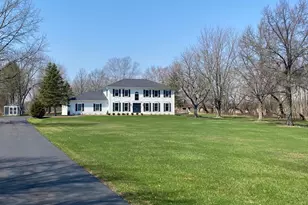 12 Crestview Ln, Lake Barrington, IL 60010 - Photo 1