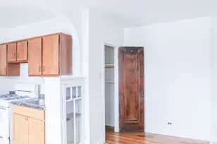 4726 W Addison St, Chicago, IL 60641 - Photo 6