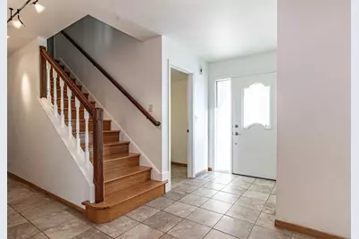 640 Sanders Court, Gurnee, IL 60031 - Photo 4