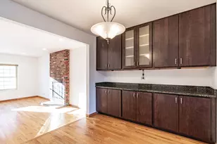 640 Sanders Ct, Gurnee, IL 60031 - Photo 10