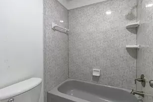 640 Sanders Ct, Gurnee, IL 60031 - Photo 24