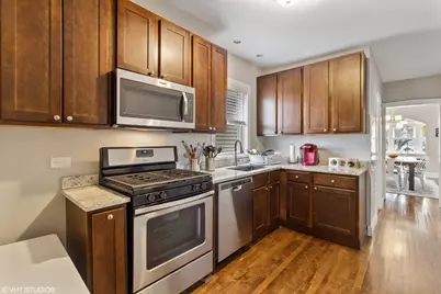 [Address not provided], Chicago, IL 60618 - Photo 8