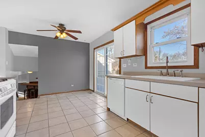 8069 S Brockton Court, Hanover Park, IL 60133 - Photo 14