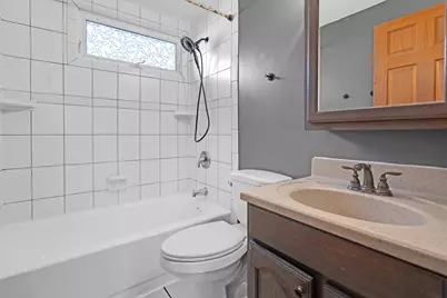 8069 S Brockton Court, Hanover Park, IL 60133 - Photo 18
