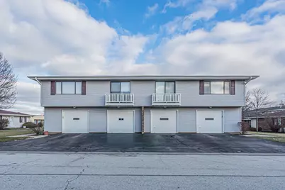 127 Millbrook Lane #127, Schaumburg, IL 60193 - Photo 2