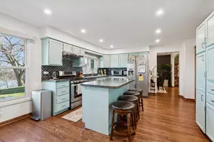 588 Applegate Ln, Lake Zurich, IL 60047 - Photo 10