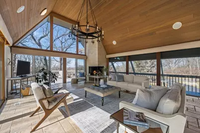 431 Maplewood Drive, Barrington, IL 60010 - Photo 2