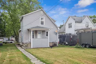 1424 Clark St, Dekalb, IL 60115 - Photo 6