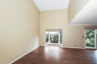 859 Saddlewood Dr, Glen Ellyn, IL 60137 - Photo 8