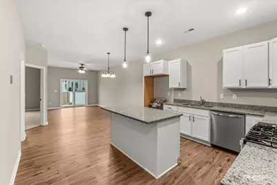 520 S Preston Street, Cortland, IL 60112 - Photo 6