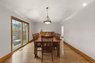 393 E 16th Pl, Lombard, IL 60148 - Photo 8