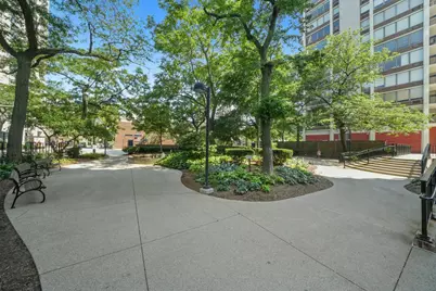 1455 N Sandburg Terrace #801, Chicago, IL 60610 - Photo 22