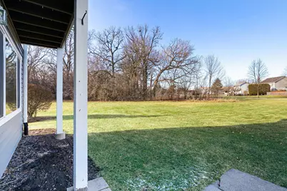 17475 W Chestnut Lane, Gurnee, IL 60031 - Photo 14