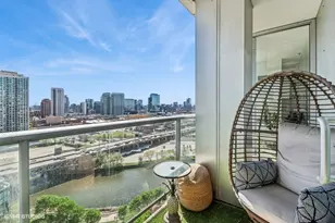 510 W Erie St, Chicago, IL 60654 - Photo 14