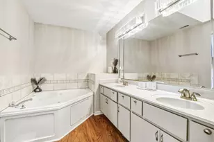 18423 Stone Creek Dr, Hazel Crest, IL 60429 - Photo 10