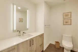 211 N Harbor Dr, Chicago, IL 60601 - Photo 24