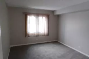 18600 Village West Dr, Hazel Crest, IL 60429 - Photo 10