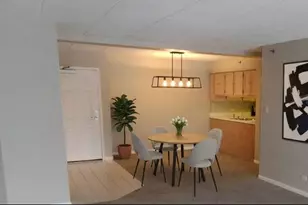 18600 Village West Dr, Hazel Crest, IL 60429 - Photo 4