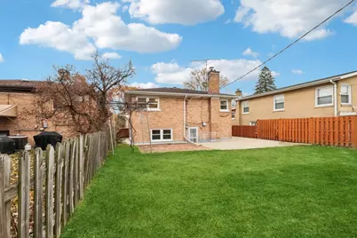 3836 W Estes Avenue, Lincolnwood, IL 60712 - Photo 32