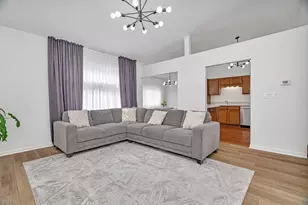 16636 Winding Creek Rd, Plainfield, IL 60586 - Photo 2