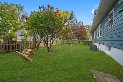 1009 Augusta Avenue, Elgin, IL 60120 - Photo 8