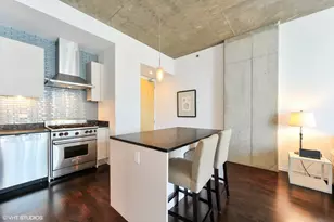 600 N Fairbanks Ct, Chicago, IL 60611 - Photo 10