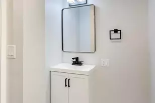 10100 S Parnell Ave, Chicago, IL 60628 - Photo 20