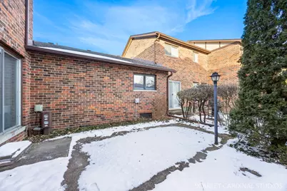 1S213 Holyoke Lane, Villa Park, IL 60181 - Photo 2