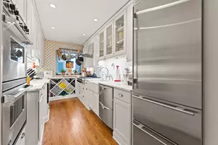 26 E Scott St, Chicago, IL 60610 - Photo 14