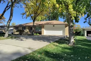 9137 S 88th Ave S, Hickory Hills, IL 60457 - Photo 20