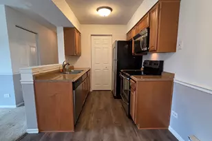 627 Virginia Rd, Crystal Lake, IL 60014 - Photo 4