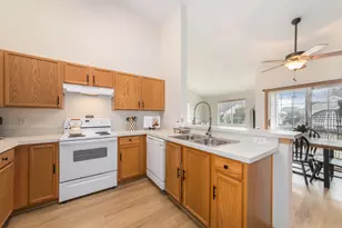 124 Bertram Dr, Yorkville, IL 60560 - Photo 8