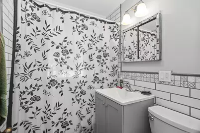4028 W Waveland Avenue, Chicago, IL 60641 - Photo 18