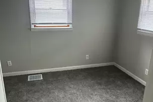 108 E Cleveland St, Heyworth, IL 61745 - Photo 8