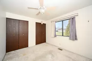 951 Chelsea Ln, Schaumburg, IL 60193 - Photo 14