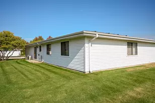 951 Chelsea Ln, Schaumburg, IL 60193 - Photo 18