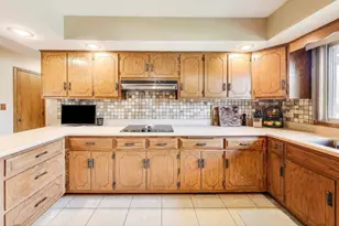 3 Jane Ct, Hawthorn Woods, IL 60047 - Photo 8