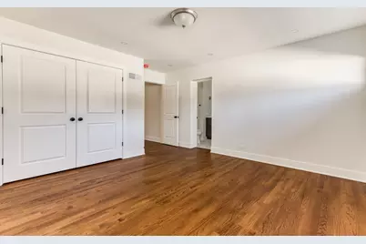 9032 Luna Avenue, Morton Grove, IL 60053 - Photo 12