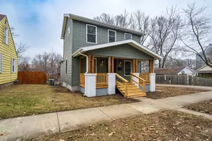 1207 W Walnut St, Bloomington, IL 61701 - Photo 2