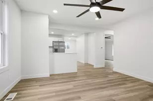 1207 W Walnut St, Bloomington, IL 61701 - Photo 6