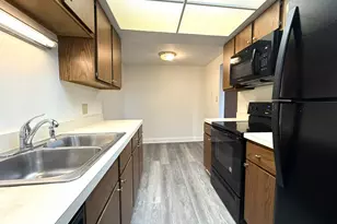 6340 Americana Dr, Willowbrook, IL 60527 - Photo 12