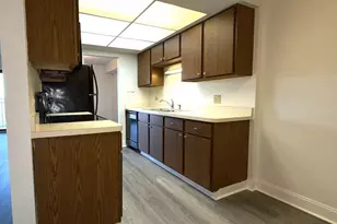 6340 Americana Dr, Willowbrook, IL 60527 - Photo 10