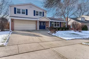 1618 S Harvard Ave, Arlington Heights, IL 60005 - Photo 2
