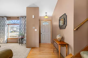 431 Badger Ln, Oswego, IL 60543 - Photo 2